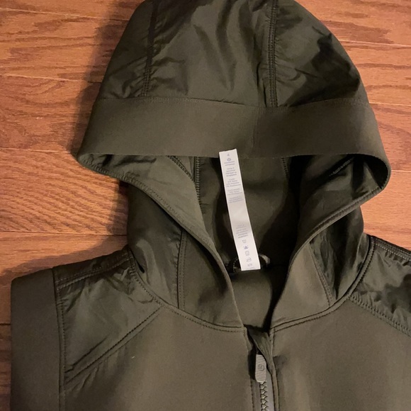 Lululemon Vest - Picture 6 of 7